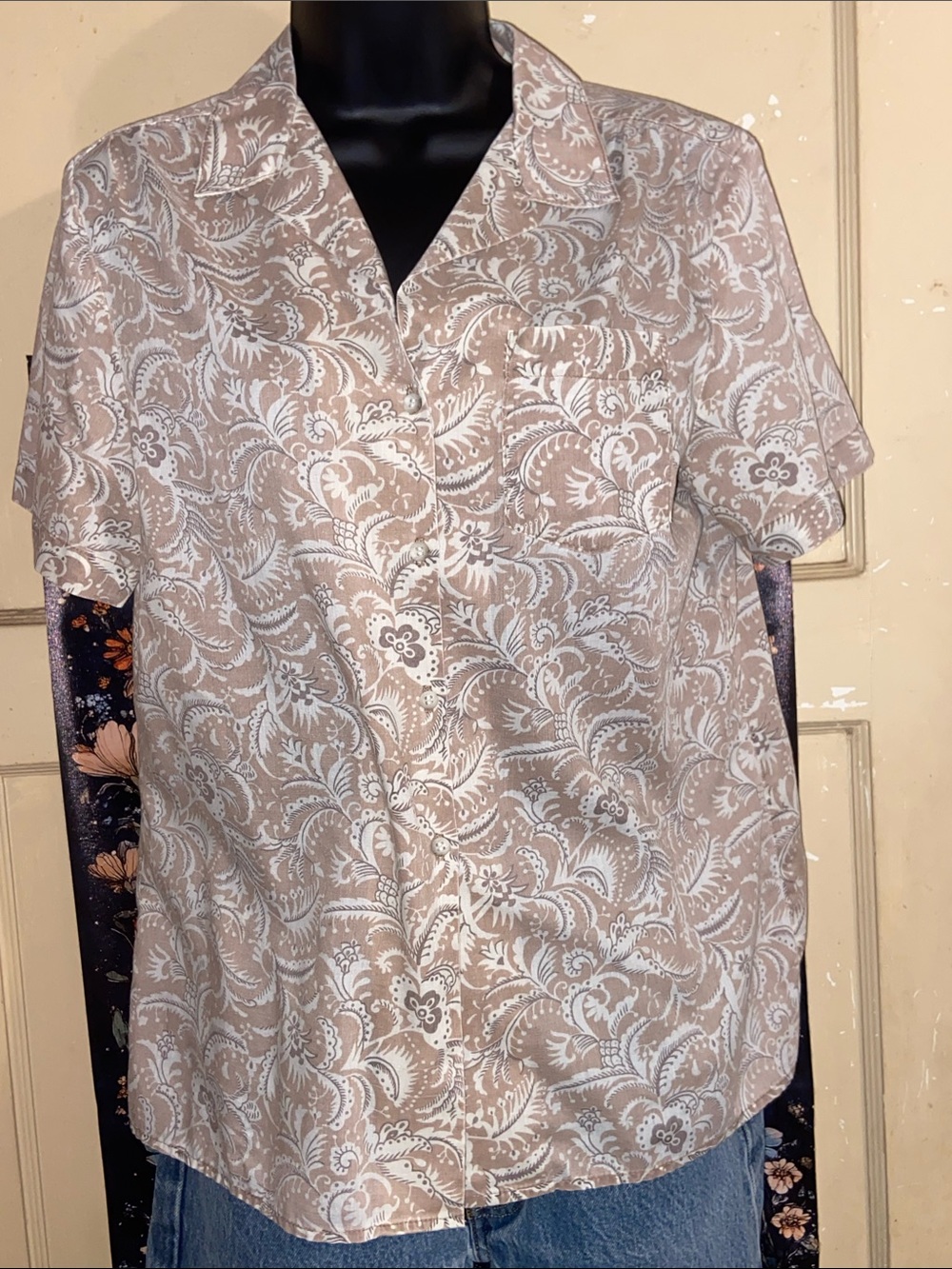 VTG TAN PAISLEY FLORAL JACK WINTER BLOUSE Button Down
